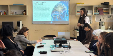 Elmi seminarda magistrantlar çıxış ediblər
