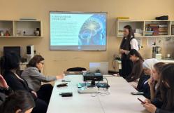 Elmi seminarda magistrantlar çıxış ediblər