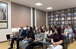 “Məzunlarla görüş” çərçivəsində elmi seminar keçirildi