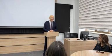 Azərbaycan İnternet Forumunun prezidenti BDU tələbələri ilə görüşüb
