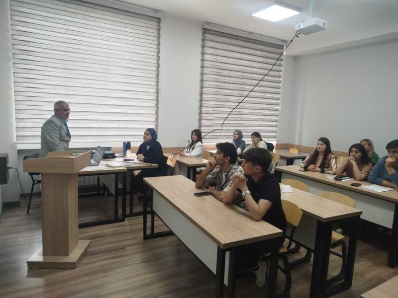 "Media and Children" mövzusunda açıq dərsi keçirilib