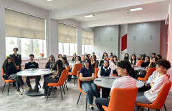 BDU-da “Məzunun izində” layihəsi: WUF13 Əməliyyat Şirkətinin mütəxəssisi Nərmin Tahirli ilə görüş