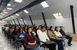 “Təqdimat və Natiqlik Bacarıqları” mövzusunda tədbir keçirilib