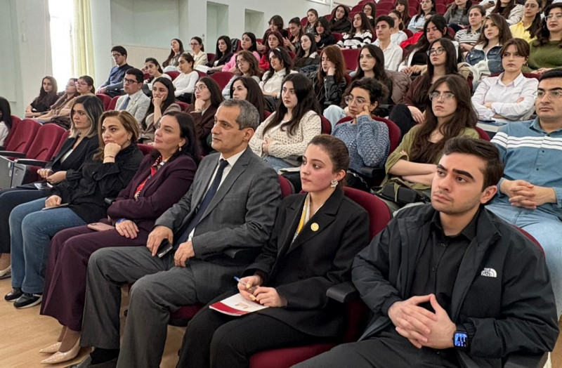 BDU-nun Hüquq fakültəsinin tələbələri tikinti işləri üzrə məhkəmə təcrübəsi ilə tanış olublar