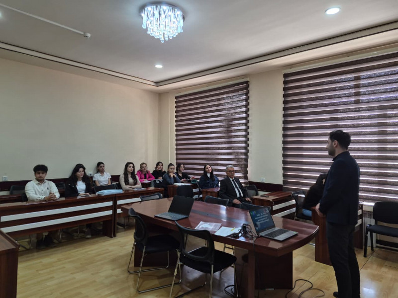 Fzika fakültəsi Gənc Alimlər Şurasının seminarı keçirilib
