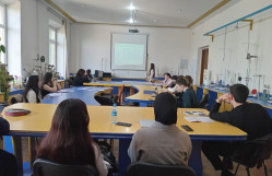 Optika və molekulyar fizika kafedrasının seminarı keçirilib