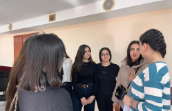 Pedaqoji təcrübə davam edir