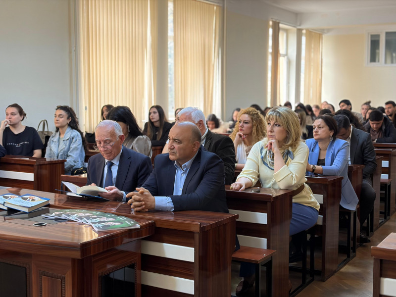 BDU-da elmi seminar: “Azərbaycan ədəbi dil tarixində akademik Tofiq Hacıyev mərhələsi”