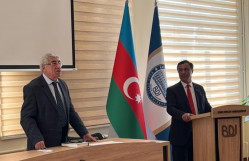 Tarix fakültəsində “Azərbaycan Respublikasının enerji təhlükəsizliyi siyasəti: ənənəvi enerjidən “yaşıl enerjiyə keçid”  mövzusunda elmi seminar keçirildi