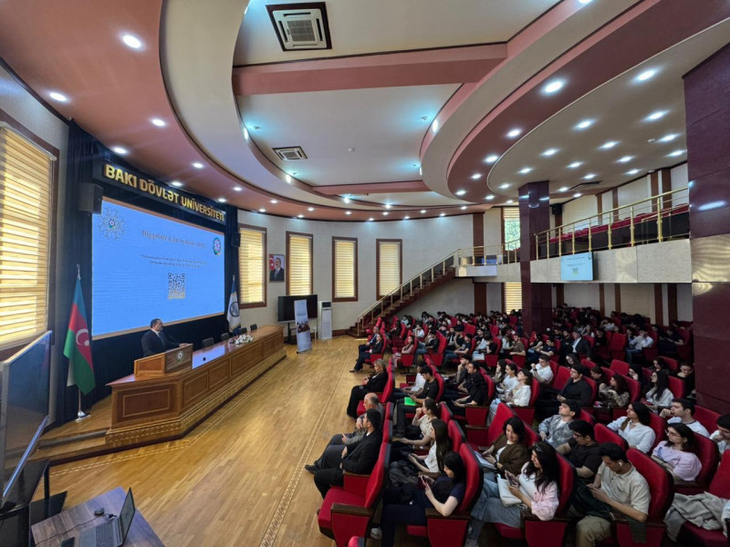 “İxtisaslaşmış Akademik Tədris Proqramı” çərçivəsində Tətbiqi Riyaziyyat və Kibernetika fakültəsinin tələbələri ilə görüş təşkil olunmuşdur.