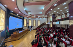 “İxtisaslaşmış Akademik Tədris Proqramı” çərçivəsində Tətbiqi Riyaziyyat və Kibernetika fakültəsinin tələbələri ilə görüş təşkil olunmuşdur.