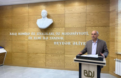 Bakı Dövlət Universitetində Ümummilli Lider Heydər Əliyevin anadan olmasının 103 illiyinə həsr olunmuş tədbir keçirilib