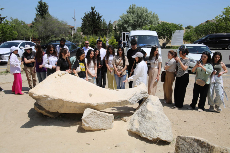 BDU-da və Qobustan Milli Tarix-Bədii Qoruğunda “Arxeoloji irs və muzeylər” mövzusunda silsilə elmi tədbirlər keçirilib