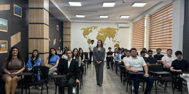 BDU-da təlim: “Karyera yolunda ünsiyyət, CV və peşə seçimi”