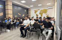 BDU-da təlim: “Karyera yolunda ünsiyyət, CV və peşə seçimi”