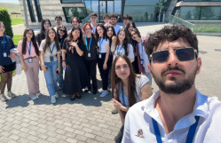 Tələbələr Azərkosmosun Əsas Yerüstü Peyk İdarəetmə Mərkəzinə infotur çərçivəsində səfər ediblər.