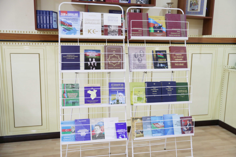 BDU-da 28 May - Müstəqillik Gününə həsr olunmuş kitab sərgisi