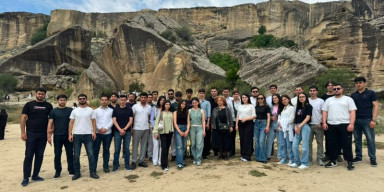 Tarix fakültəsinin IV və V kurs tələbələri istehsalat təcrübəsində