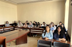 Bərk cisimlər fizikası kafedrasında elmi seminar keçirilib