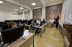 Tələbələrin istehsalat təcrübəsinin yekunlarına dair dinlənmə keçirilib