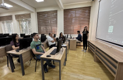 Tələbələrin istehsalat təcrübəsinin yekunlarına dair dinlənmə keçirilib