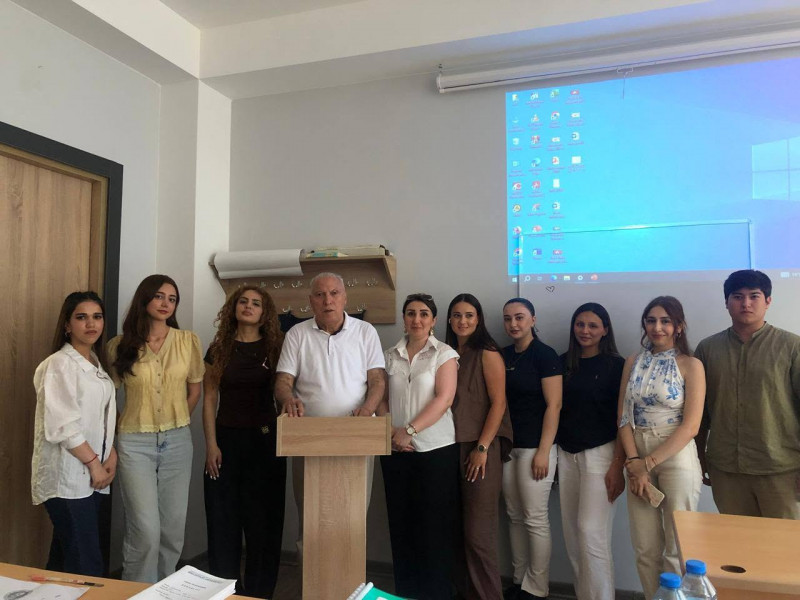 Çin, Yaponiya və Koreyaşünaslıq ixtisası üzrə IV kurs tələbələrinin yekun referat işlərinin müdafiəsi keçirilib