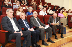 Birinci Türkoloji Qurultayın 100 illik yubileyinə həsr olunmuş Beynəlxalq elmi konfrans bölmə iclasları ilə davam edib