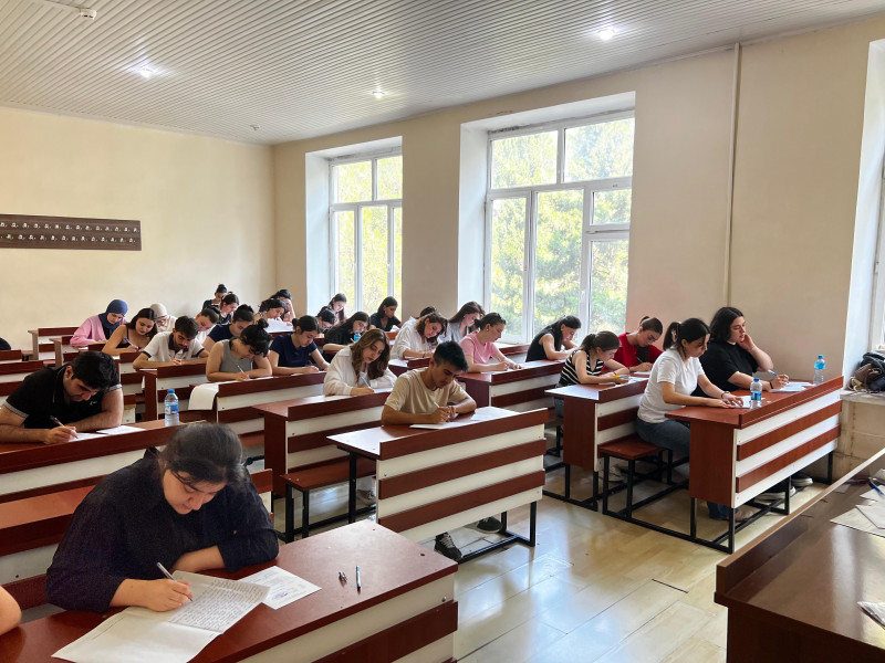 Biologiya fakültəsində yay imtahan sessiyası uğurla davam edir