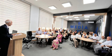 Sosial media ilə bağlı yeni tələblər və yeni dərslik