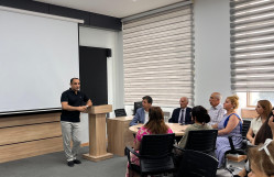 Sosial media ilə bağlı yeni tələblər və yeni dərslik