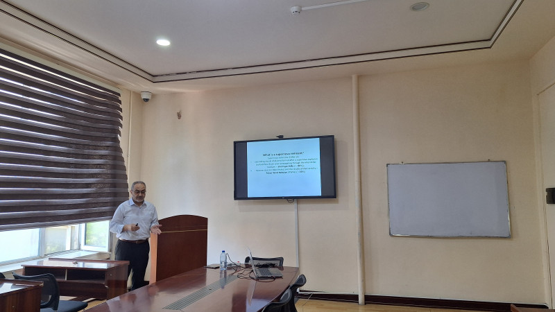 Astrofizika kafedrasında elmi seminar keçirilib