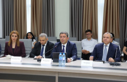 “Mediada Azərbaycan dili” metodik vəsaitinin təqdimatı olub