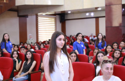 BDU rektoru abituriyentlərlə görüşüb