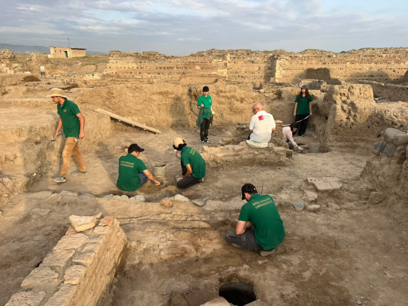 BDU-nun həmtəşkilatçılığı ilə Arxeoloji Yay Məktəbi davam edir