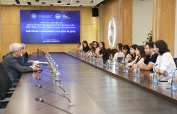 Xaricdə təhsil üzrə Dövlət Proqramının qalibi olan BDU məzunlarının bir qrupu ilə görüş