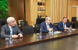 Xaricdə təhsil üzrə Dövlət Proqramının qalibi olan BDU məzunlarının bir qrupu ilə görüş