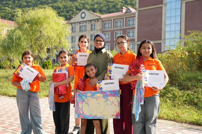 BDU-nun həmtəşkilatçılığı ilə keçirilən “Bir yay, min xatirə” Yay düşərgəsinin bağlanış mərasimi