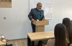 Əməkdar jurnalistlər ilə görüş