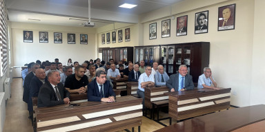 Türkiyənin Koç Universitetinin professoru BDU-da məruzə edib