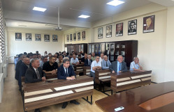 Türkiyənin Koç Universitetinin professoru BDU-da məruzə edib