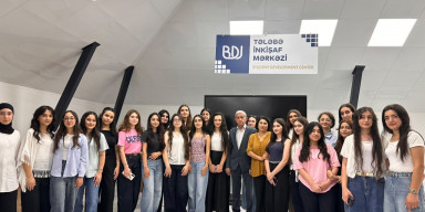 Birinci kurs tələbələri ilə görüş keçirilib