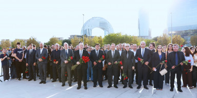 BDU kollektivi Zəfər parkını ziyarət edib