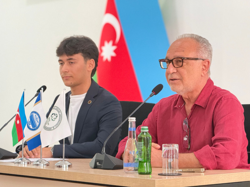 Tanınmış jurnalist, səyyah Azər Qərib BDU tələbələri ilə görüşüb
