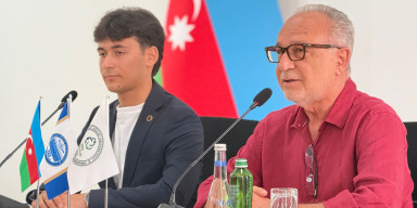 Tanınmış jurnalist, səyyah Azər Qərib BDU tələbələri ilə görüşüb