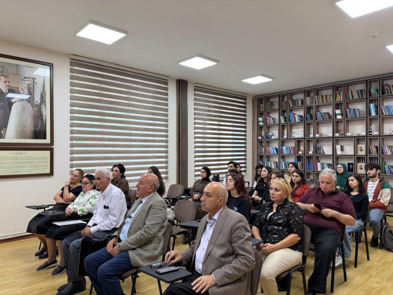 Fiziki və kolloid kimya kafedrasında elmi seminar keçirildi