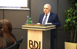 İsrailin Təl-Əviv Universitetinin professoru Lev Eppelbaum BDU tələbələrinə ustad dərsi keçib