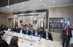 İsrailin Təl-Əviv Universitetinin professoru Lev Eppelbaum BDU tələbələrinə ustad dərsi keçib