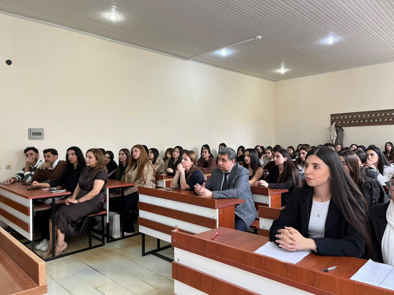 Fizika fakültəsi Tələbə Elmi Cəmiyyətinin elmi seminarı keçirilib