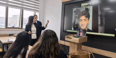 “Filologiya Çin dili və ədəbiyyatı” ixtisası üzrə təhsil alan I kurs tələbələri ilə hal hazırda bu proqram üzrə Çində təhsil alan tələbələrinin informativ görüşü keçirilib