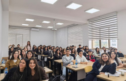 “Filologiya Çin dili və ədəbiyyatı” ixtisası üzrə təhsil alan I kurs tələbələri ilə hal hazırda bu proqram üzrə Çində təhsil alan tələbələrinin informativ görüşü keçirilib